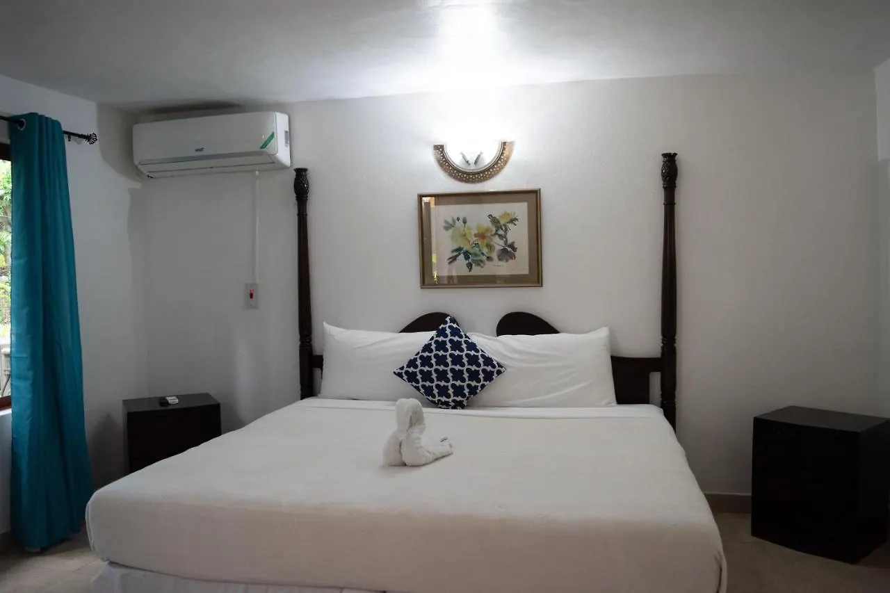 ホテル Vickitini Beachfront Resort ネグリル