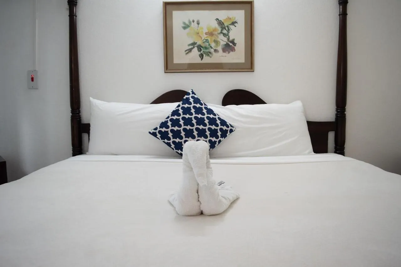 Vickitini Beachfront Resort Negril